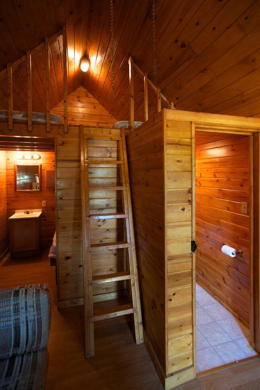 Arrowhead Camping Resort Loft Cabin 22 Douglas Center Esterno foto