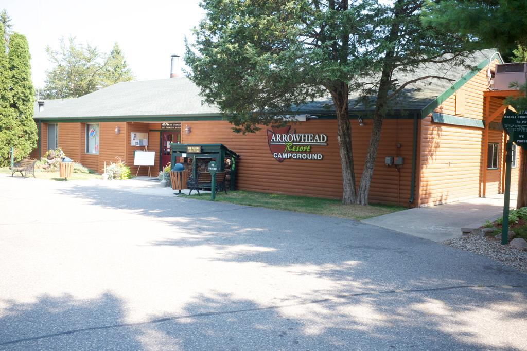 Arrowhead Camping Resort Loft Cabin 22 Douglas Center Esterno foto